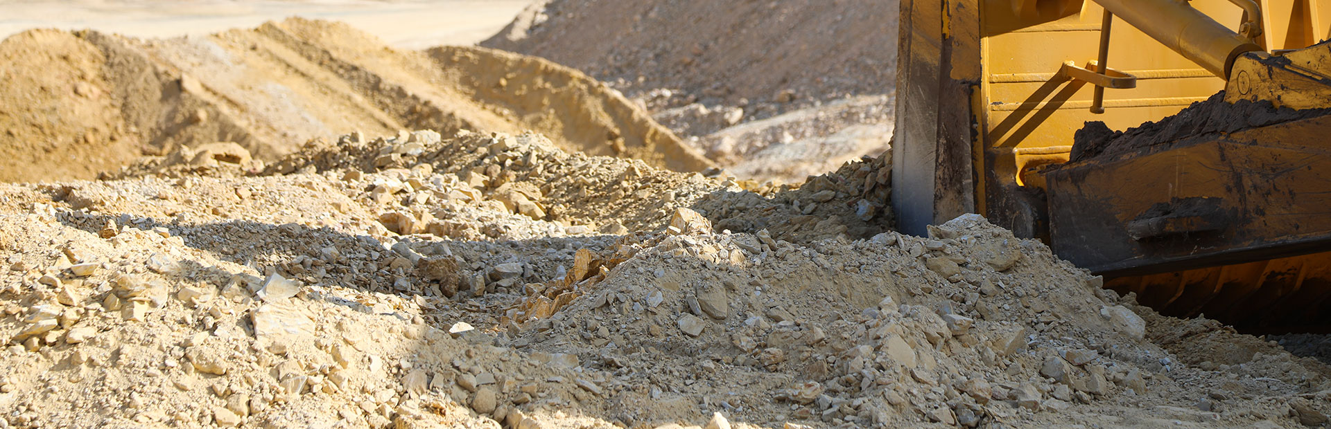 Langwarrin_Quarry_231-dozer-blade_1920x620